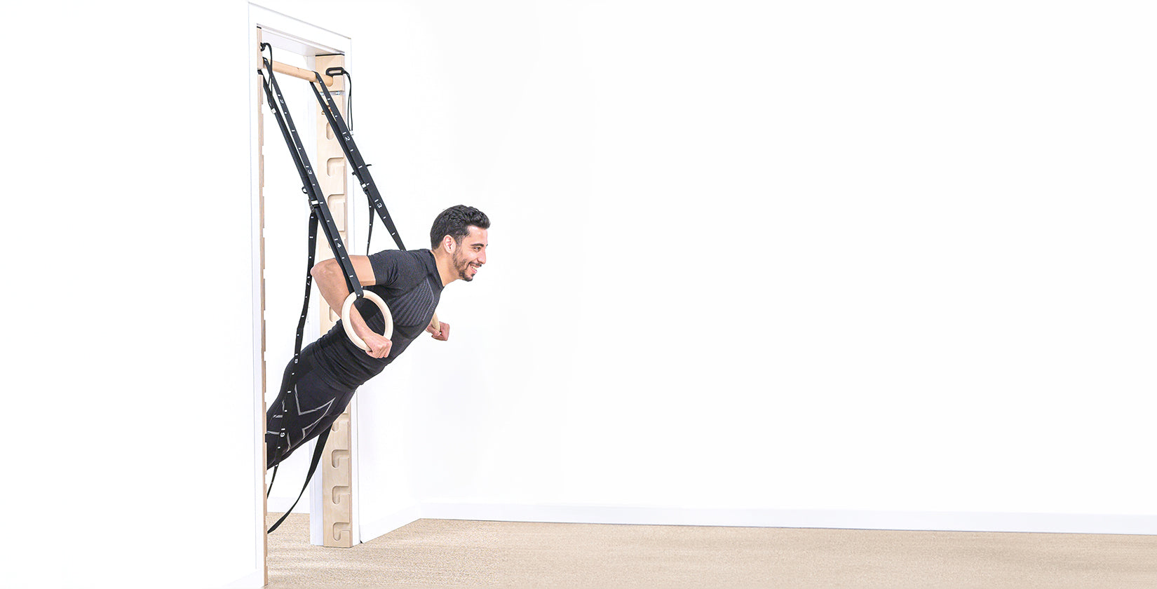 FatMonkey Sprossenwand mit Turnringen im Türrahmen: Platzsparendes und effektives Krafttraining, Muskelaufbau und Turnen im Home Gym